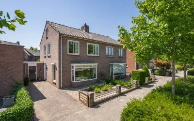 Tussenwoning te koop: Dr. Schaepmanstraat 25, Stationsbuurt Tiel