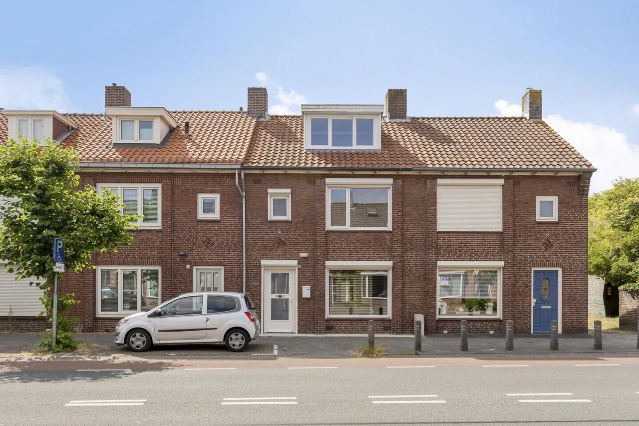 Tussenwoning te koop: Dr. Struyckenstraat 147, Breda