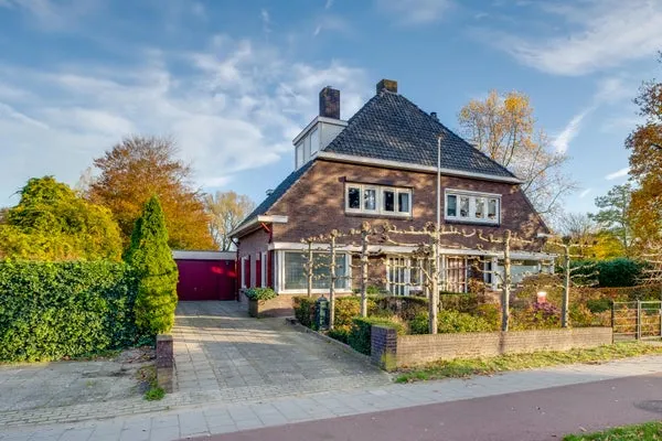 Twee-onder-één-kap te huur: Dr.v.d.Hoevenlaan 21, Eefde Eefde
