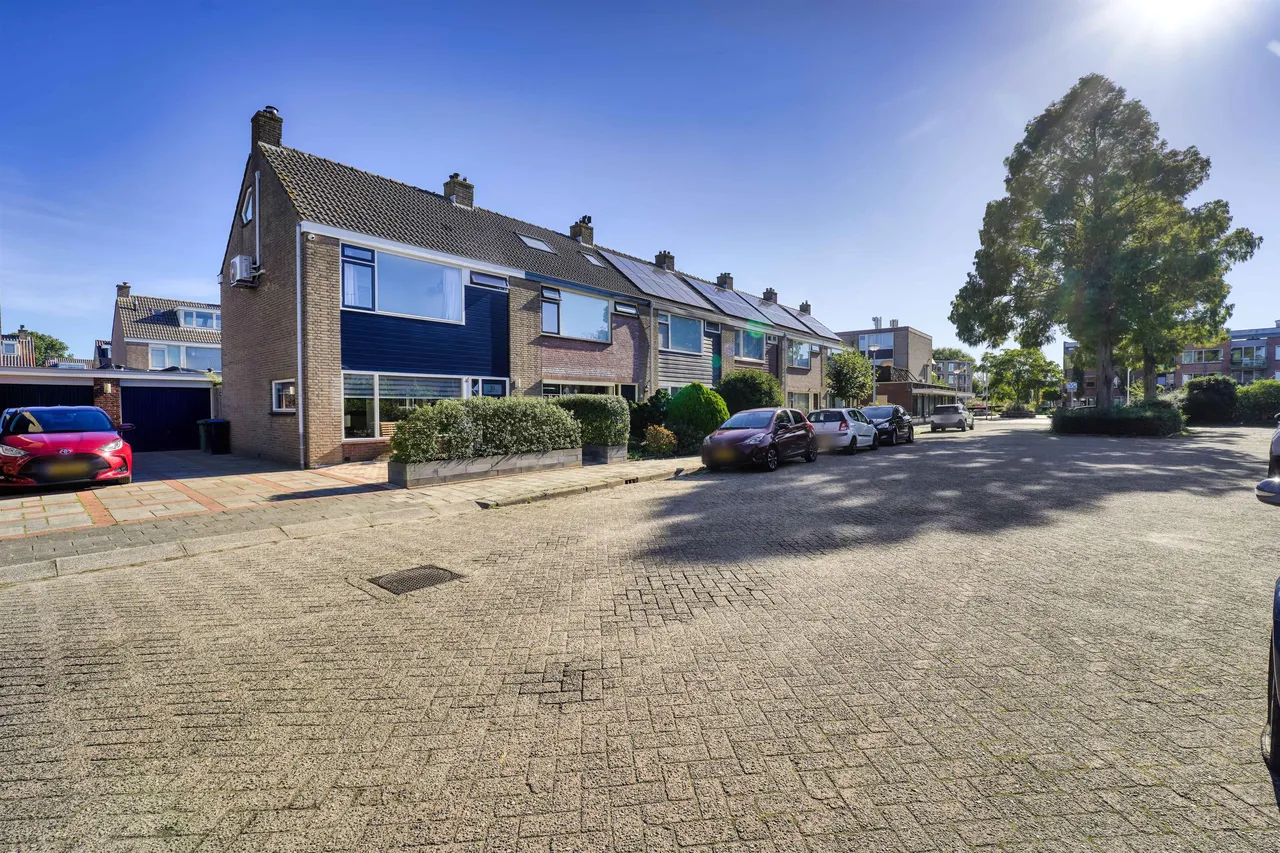 Hoekwoning te koop: Dr Vlaanderenlaan 31, Koudekerk Aan Den Rijn