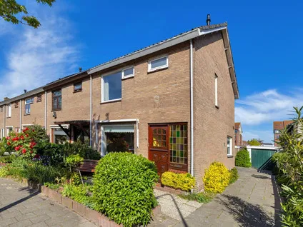 Hoekwoning te koop: Dr W Dreesstraat 30, Kern Zuidland Zuidland