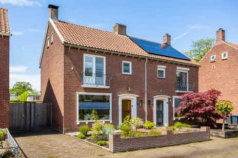 Twee-onder-één-kap te koop: Dr. Wagenaarstraat 38, Varvik-Diekman Enschede