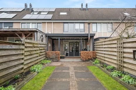 Tussenwoning te koop: Dr. A. Kuyperstraat 5, Wormshoef Lunteren
