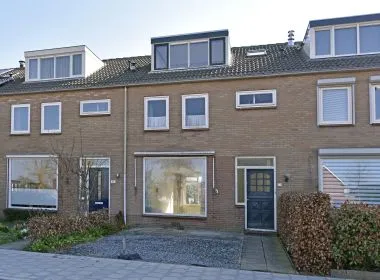 Tussenwoning te koop: Dr. A. Schweitzerstraat 57, Aardam West Ter Aar