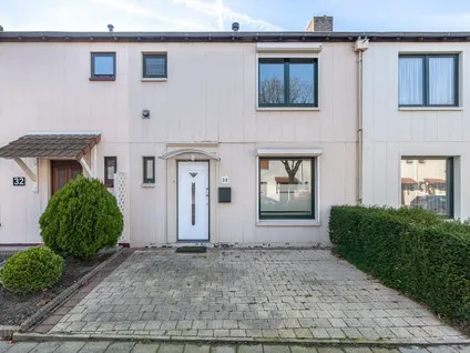 Tussenwoning te koop: Dr. Ariënsstraat 30, Geleen