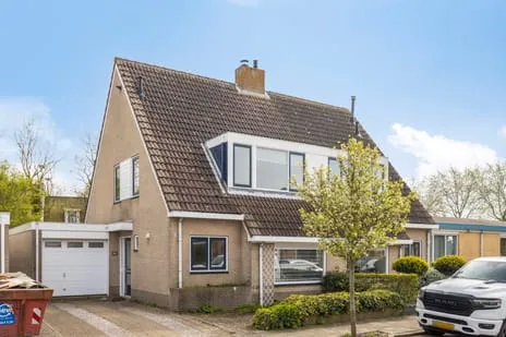 Twee-onder-één-kap te koop: dr. B. Vaandragerstraat 19, Domburg Domburg