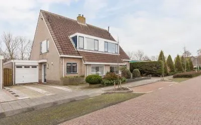 Twee-onder-één-kap te koop: dr. B. Vaandragerstraat 19, Domburg Domburg