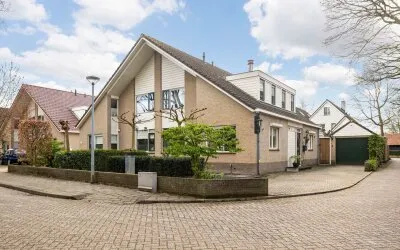 Twee-onder-één-kap te koop: Dr. Ir. Vondelingpark 71, De Parken Ede