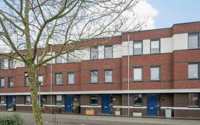 Tussenwoning te koop: Dr. Jan Schoutenlaan 320, Maassluis