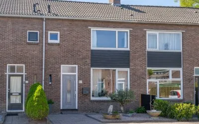 Tussenwoning te koop: Dr. L.J.F. Janssenstraat 33, Emmermeer Emmen