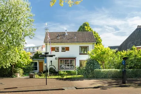 Vrijstaande woning te koop: Dr. Lovinklaan 32, Burgemeester Visserpark Alphen Aan Den Rijn