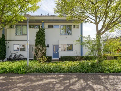 Hoekwoning te koop: Dr. Martinus van der Stoelstraat 49, Voorschoten