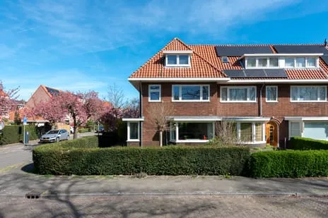 Hoekwoning te koop: Dr. P. van Hoeklaan 2, Tuindorp en Van Lieflandlaan-West Utrecht