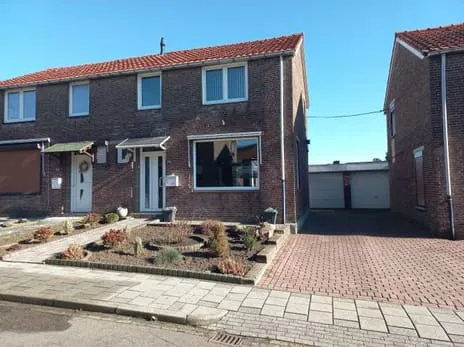 Twee-onder-één-kap te koop: Dr. Philipsstraat 14, Mariarade-Zuid Hoensbroek