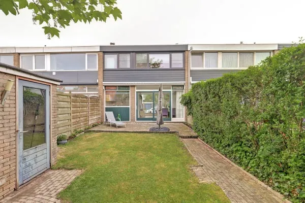 Tussenwoning te koop: Dr. Plesmanstraat 113, Pilotenbuurt Zwijndrecht