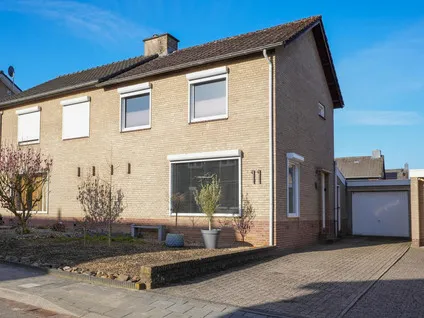 Hoekwoning te koop: Dr. Poelsstraat 11, Eys