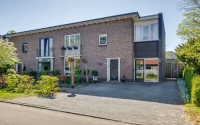 Twee-onder-één-kap te koop: Dr. ten Bokkel Huininkweg 22, Lochem-Oost Lochem