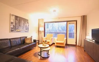 Appartement te huur: Dr. Willem Dreesweg 438, Amstelveen
