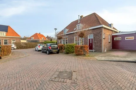Twee-onder-één-kap te koop: Dr. Willem Vosstraat 36, Poortugaal Zuid Poortugaal