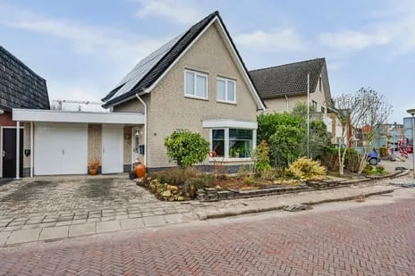 Vrijstaande woning te koop: Dr.Ariënsstraat 16, Haaksbergen Kern-Centrum Haaksbergen