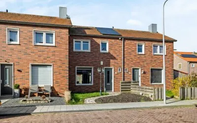 Twee-onder-één-kap te koop: Dr Poelsstraat 22, Wateringen
