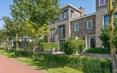 Tussenwoning te koop: Draagmuur 55, Muren Houten