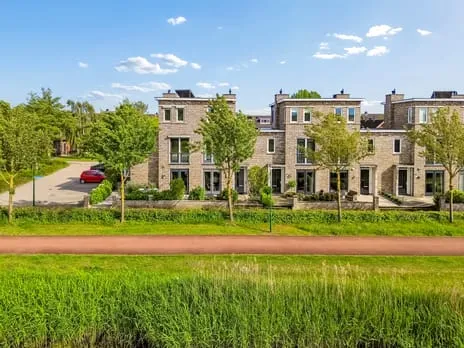Hoekwoning te koop: Draagmuur 65, Muren Houten