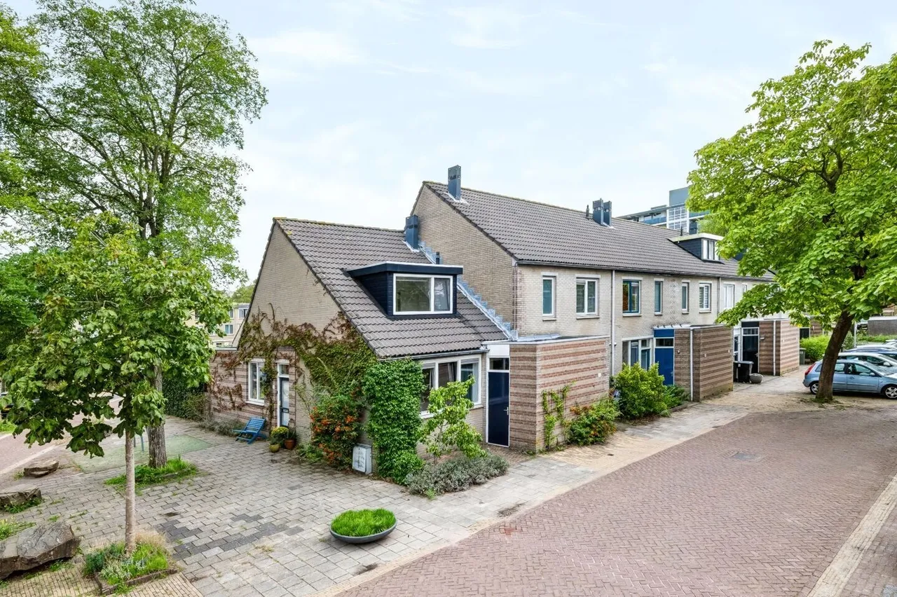 Hoekwoning te koop: Dragonstraat 1, Haarlem