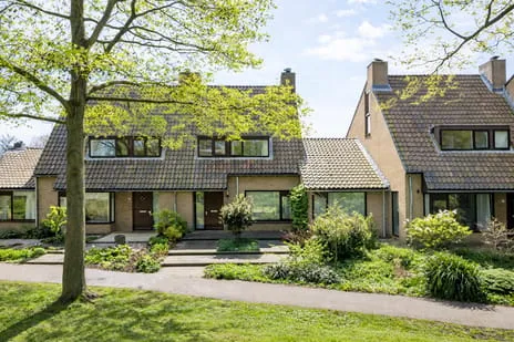 Tussenwoning te koop: Dragontuin 25, Voorhof Leiderdorp