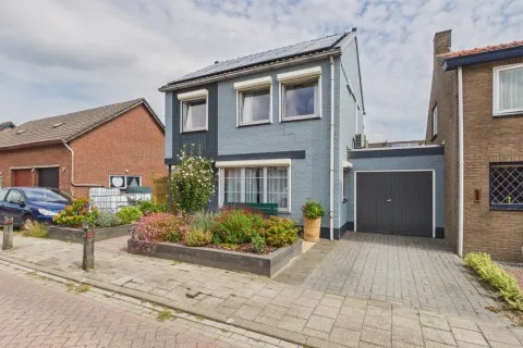 Hoekwoning te koop: Dreef 15, Lamswaarde