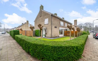 Twee-onder-één-kap te koop: Dreef 34, Beverwijk