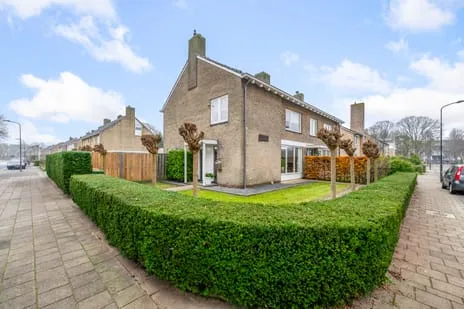 Twee-onder-één-kap te koop: Dreef 34, Warande Beverwijk