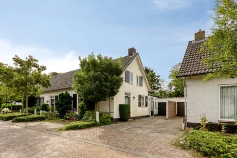 Twee-onder-één-kap te koop: Dreefstraat 25, Waalre Waalre