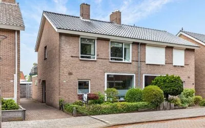 Twee-onder-één-kap te koop: Drentestraat 12, Boswinkel-De Braker Enschede