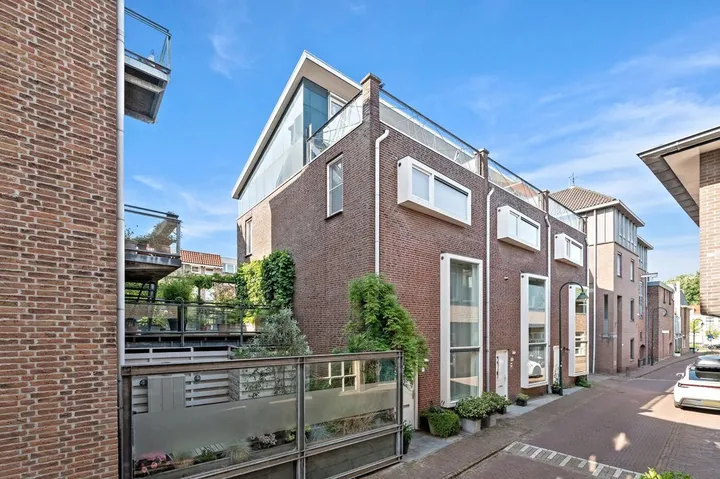 Hoekwoning te koop: Drie Akersstraat 1, Centrum-West Delft