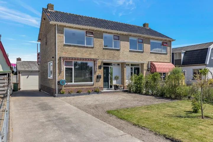Twee-onder-één-kap te koop: Driehuizen 21, Wervershoof Oost Wervershoof