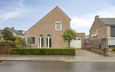 Vrijstaande woning te koop: Driekuilenstraat 1A, Elsloo Elsloo
