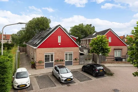 Tussenwoning te koop: Driekus van der Giessenhof 4, Klaaswaal Woonkern Klaaswaal