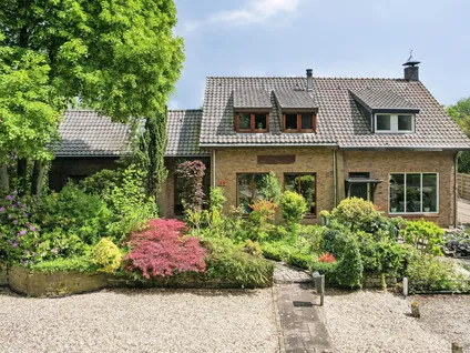 Twee-onder-één-kap te koop: Drielindendreef 20, Liesbos Breda