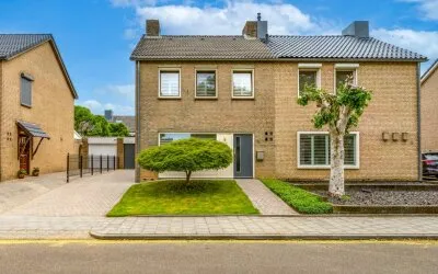 Twee-onder-één-kap te koop: Dross de Limpensstraat 10, Elsloo Elsloo
