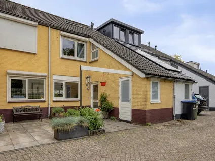 Tussenwoning te koop: Drossaard 52, Langeweg Bergen Op Zoom