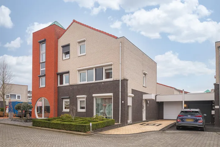 Tussenwoning te koop: Drossaertstraat 1, Chevremont Kerkrade
