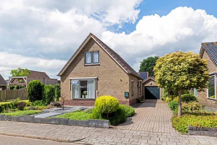 Vrijstaande woning te koop: Ds. A.J.W. Vogelaarstraat 5, Lemelerveld kern oost Lemelerveld
