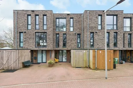 Tussenwoning te koop: Ds. Bechtlaan 13, Monnikenhuizen Arnhem