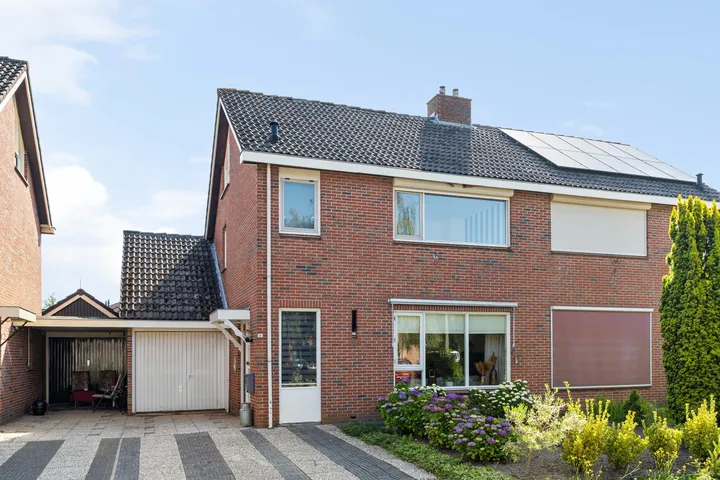 Tussenwoning te koop: ds.Berkhofweg 9, Lemele
