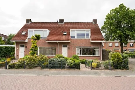 Twee-onder-één-kap te koop: Ds de Jagerstraat 14, Putten-Zuid-West Putten