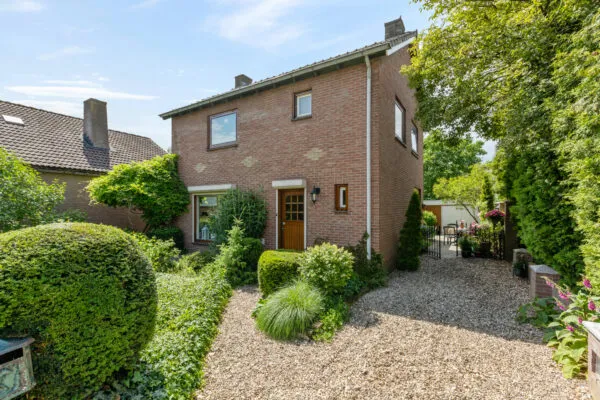 Vrijstaande woning te koop: Ds J A Visserstraat 37, Lathum Lathum