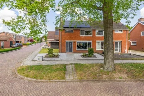 Twee-onder-één-kap te koop: Ds. J. Hekhuisstraat 28, Muntendam-oost Muntendam