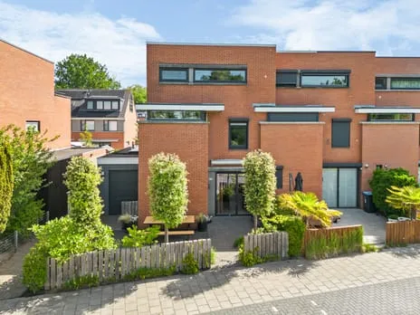 Vrijstaande woning te koop: Ds. Martin Luther Kingweg 170, Vennenbuurt Zaandam