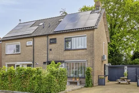 Twee-onder-één-kap te koop: Ds. van Rhijnstraat 24, Kern Emst Emst